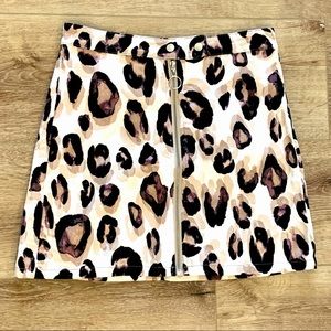 Peach Love California Size Large Leopard Cheetah Print Mini Skirt